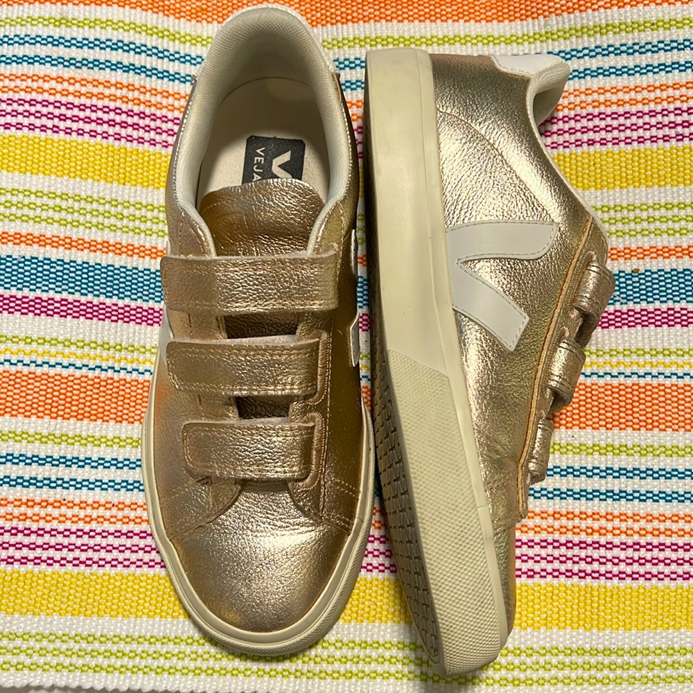 VEJA Recife Gold Logo Leather Velcro Sneakers